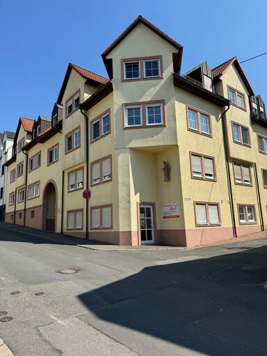 Wohn- und Geschäftshaus zum Kauf provisionsfrei als Kapitalanlage geeignet 1.790.000 € 1.001 m² 524 m² Grundstück Greußenheim 97259