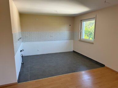 Penthouse zur Miete 844 € 2 Zimmer 70,3 m² frei ab sofort Schulstrasse Heiligenrode Niestetal 34266