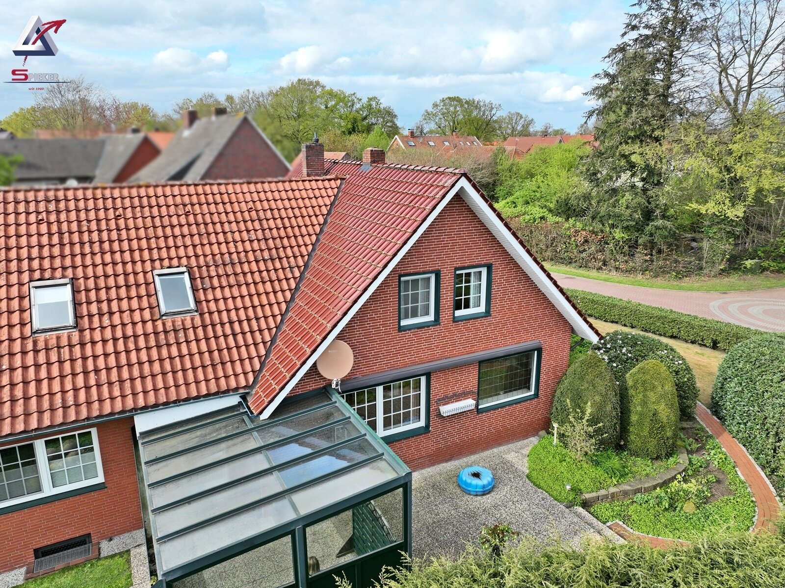 Einfamilienhaus zum Kauf 345.000 € 225 m²<br/>Wohnfläche 1.093 m²<br/>Grundstück Hollen Uplengen 26670