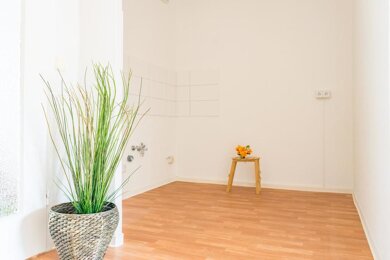 Wohnung zur Miete 349 € 3 Zimmer 56,3 m² 1. Geschoss frei ab 16.04.2025 Alfred-Neubert-Str. 37 Markersdorf 628 Chemnitz 09123