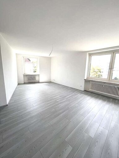 Wohnung zur Miete 684 € 4 Zimmer 105,3 m² 3. Geschoss Ernst-Reuter-Straße 54 Anspann Hof 95032