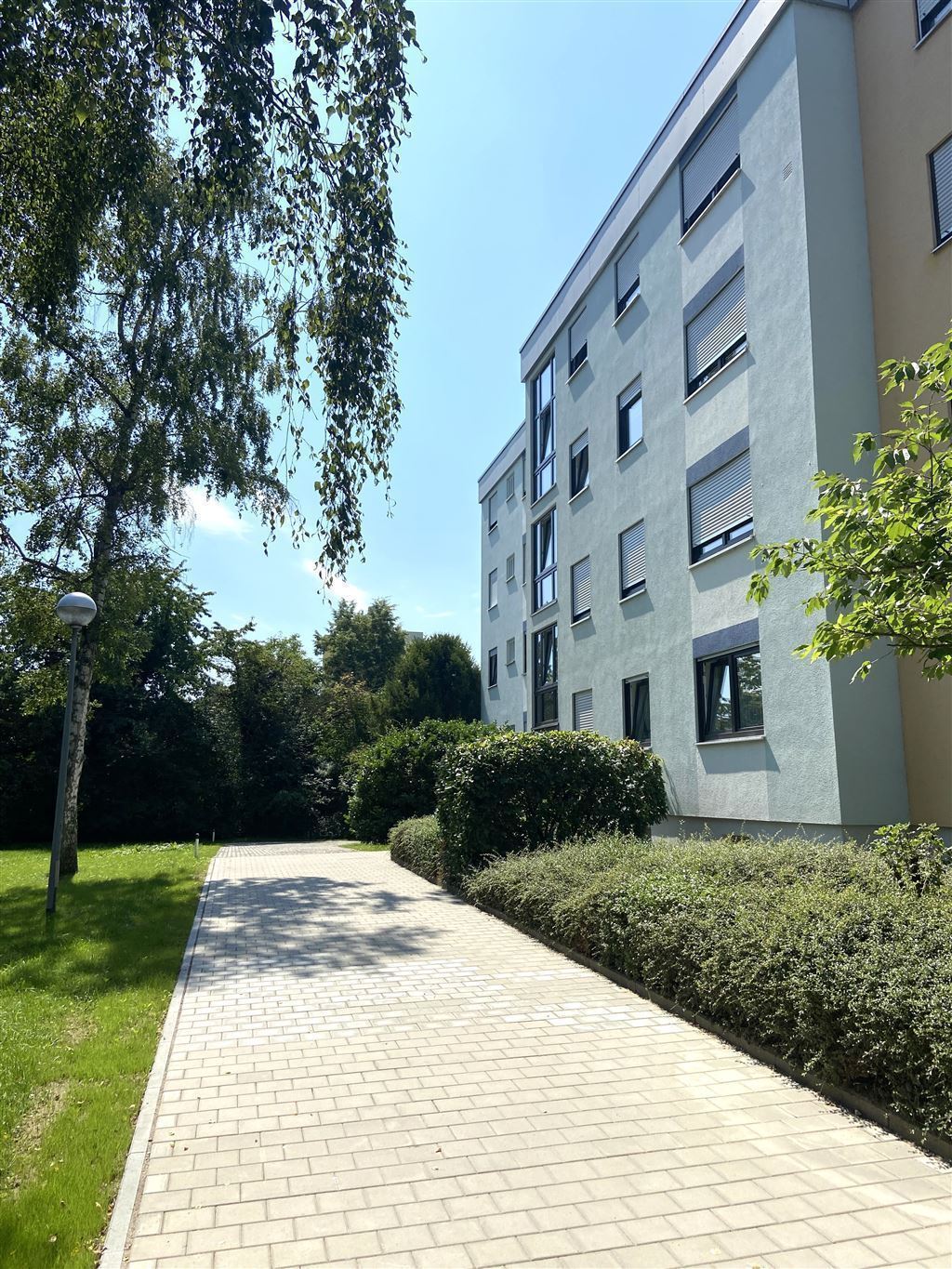 Wohnung zum Kauf 370.000 € 3 Zimmer 87 m²<br/>Wohnfläche 1.<br/>Geschoss Äußerer Westen Regensburg 93049