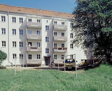 Wohnung zur Miete 388 € 2 Zimmer 45,6 m² frei ab 05.02.2025 Regensburger Str. 18 Plauen (Regensburger Str.) Dresden 01187