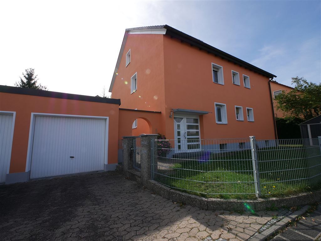 Mehrfamilienhaus zum Kauf 797.000 € 11 Zimmer 260 m²<br/>Wohnfläche 956 m²<br/>Grundstück Burgfarrnbach 94 Fürth 90768