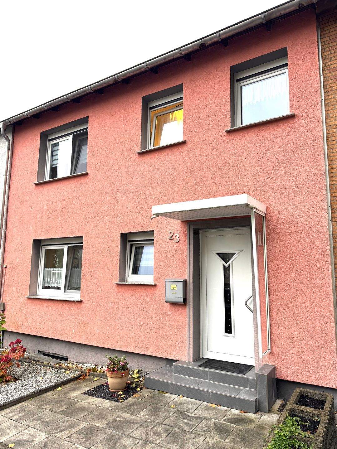 Charmantes Reihenmittelhaus mit vielen Extras – gepflegt, modernisiert und energetisch aufgewertet