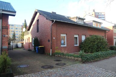 Doppelhaushälfte zum Kauf 249.000 € 4 Zimmer 115 m² 714 m² Grundstück Wahlbezirk 09 Elmshorn 25336