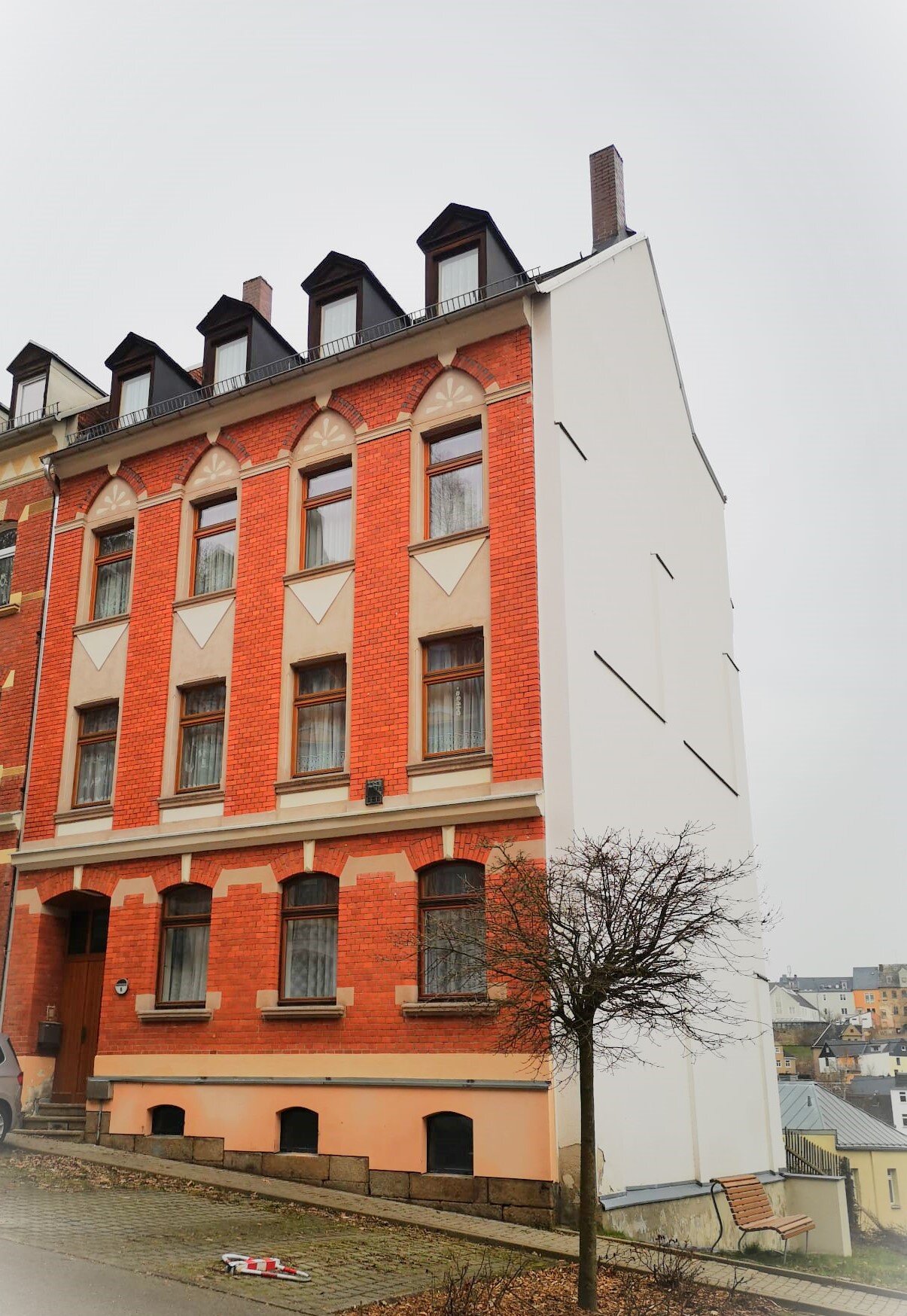 Doppelhaushälfte zum Kauf 49.000 € 210 m²<br/>Wohnfläche 200 m²<br/>Grundstück ab sofort<br/>Verfügbarkeit Birkenstraße Reichenbach Reichenbach 08468