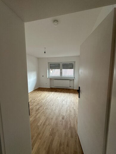 Büro-/Praxisfläche zur Miete provisionsfrei 1.100 € 4 Zimmer 115 m² Bürofläche Richard-Wagner-Str. 1 Ampfing Ampfing 84539