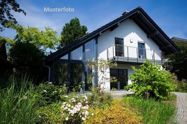 Einfamilienhaus zum Kauf Zwangsversteigerung 160.000 € 1 Zimmer 220 m² 5.200 m² Grundstück Schlemmin Moisall-Hermannshagen 18246