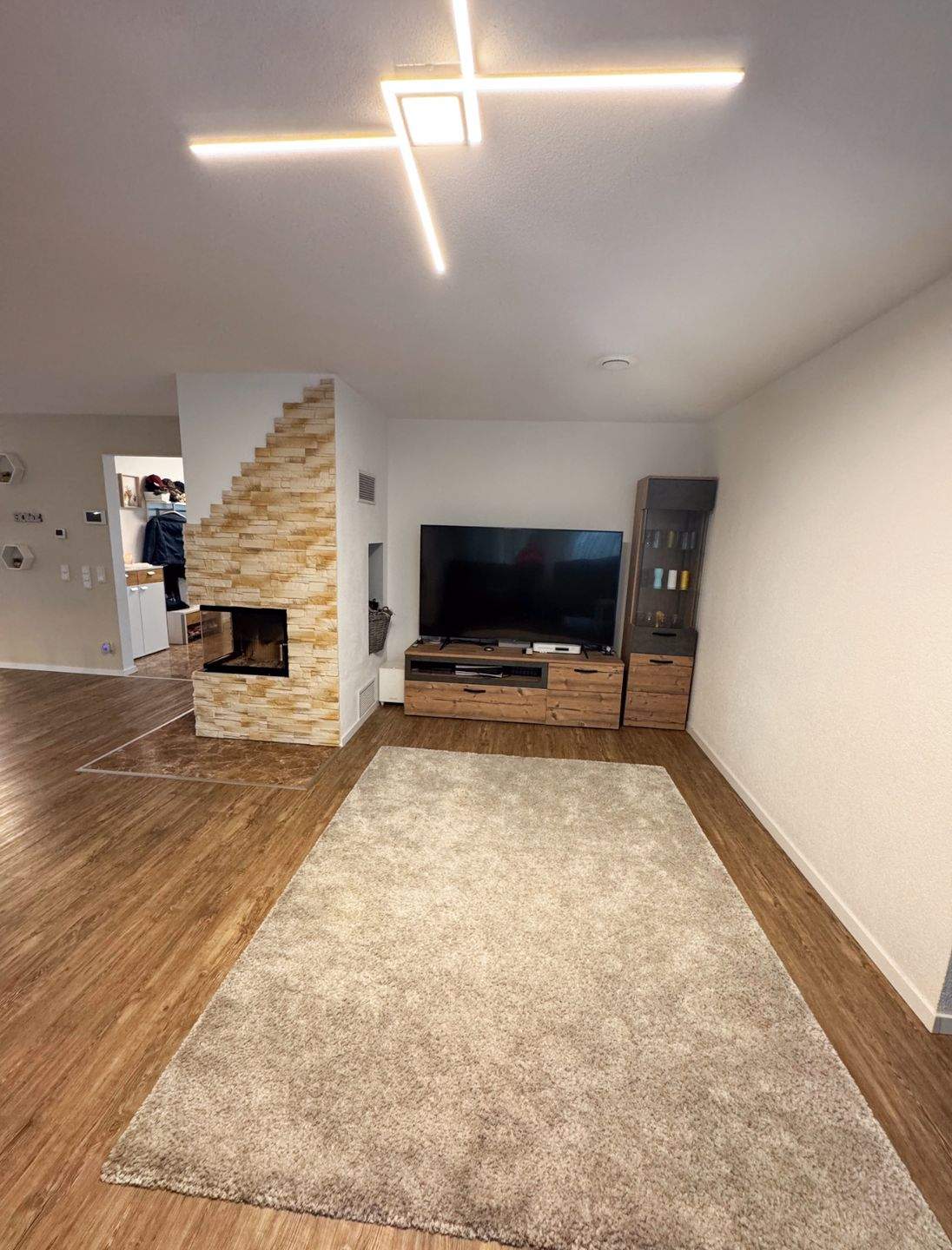 Immobilie in Unlingen - Atemberaubendes Einfamilienhaus mit Doppelgarage - Bild 2