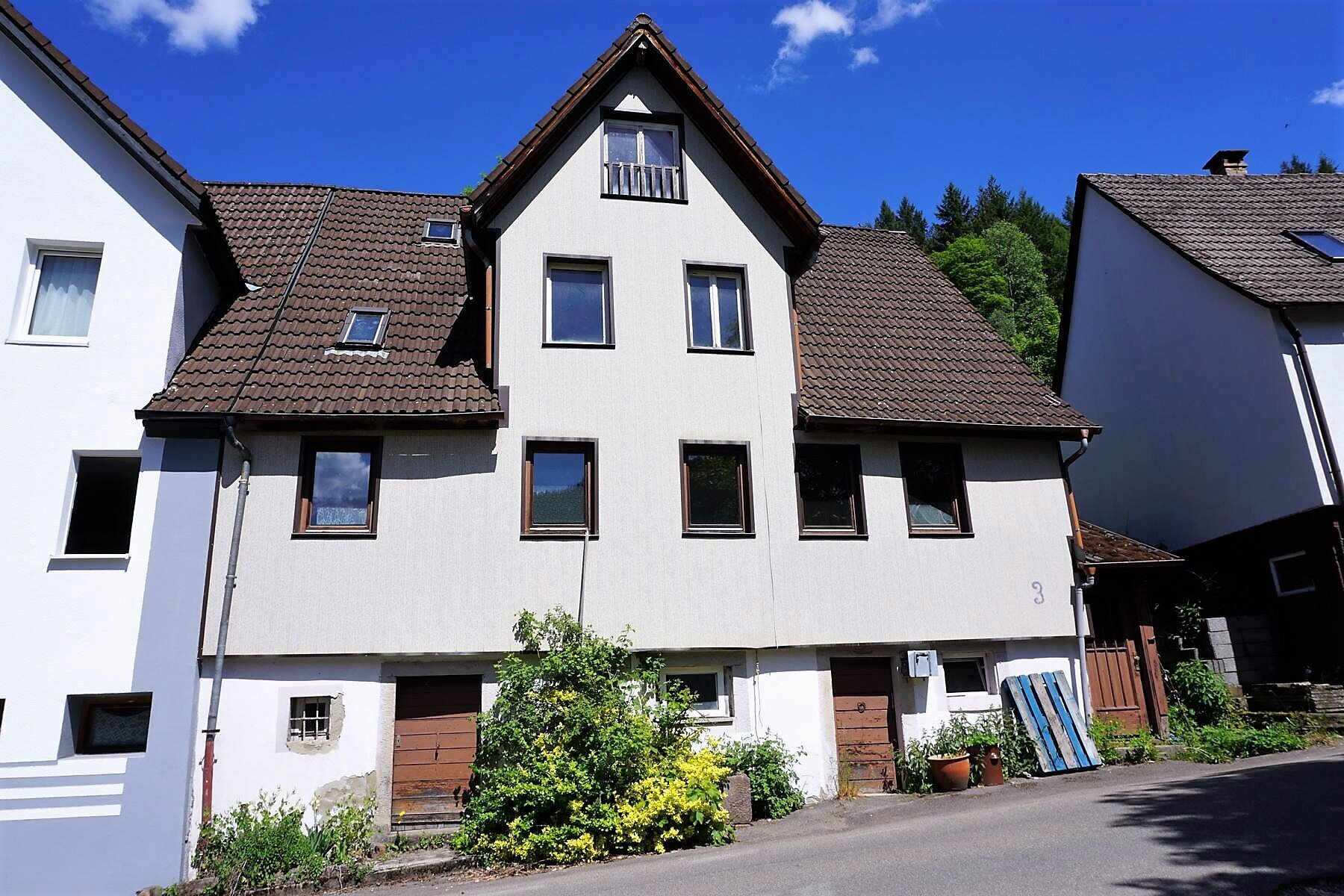 Doppelhaushälfte zum Kauf 89.000 € 6 Zimmer 175 m²<br/>Wohnfläche 241 m²<br/>Grundstück Friedrichstal Baiersbronn 72270