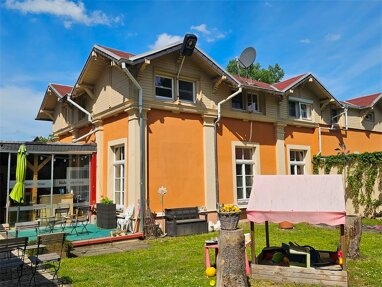 Villa zum Kauf 595.000 € 10 Zimmer 300 m² 1.344 m² Grundstück Pirna Pirna 01796