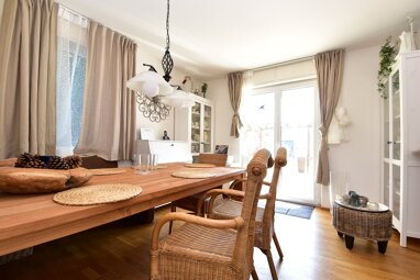 Haus zum Kauf 9 Zimmer 190 m² 813 m² Grundstück Königsbrunn 86343