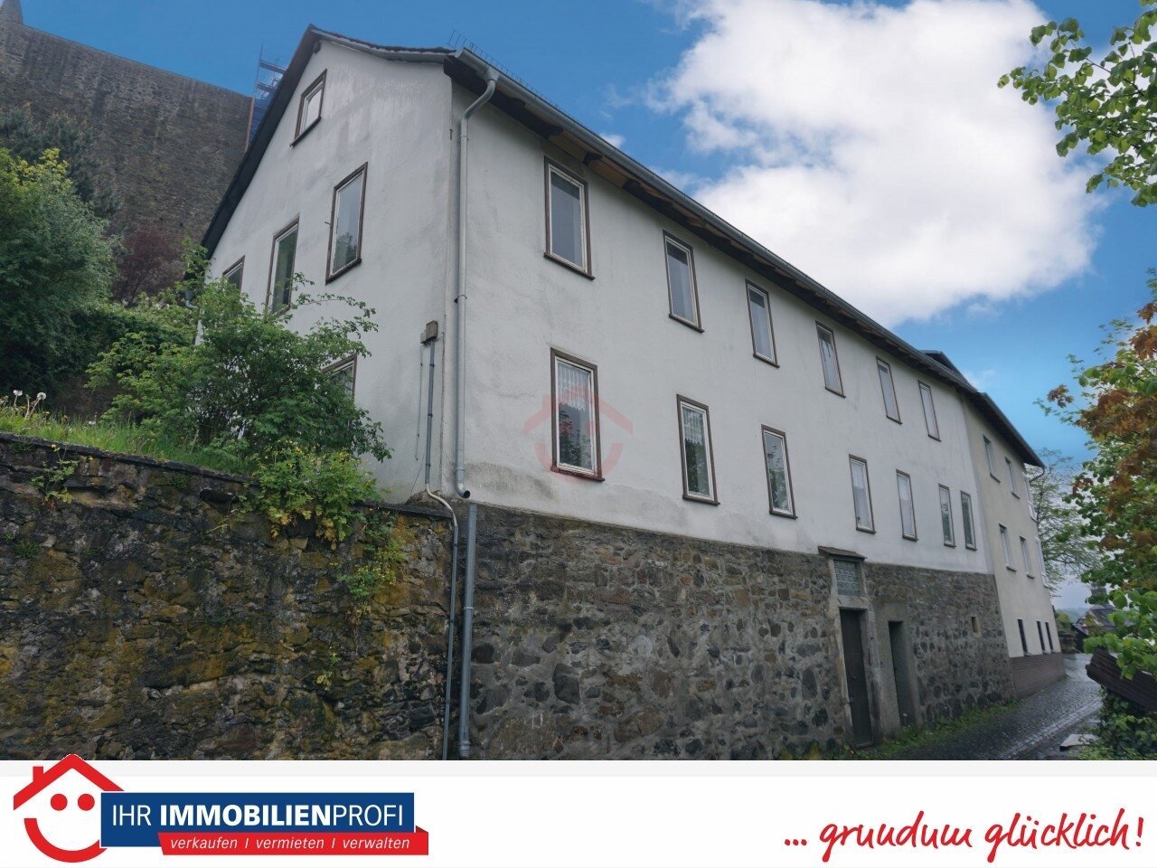 Mehrfamilienhaus zum Kauf 169.000 € 6,5 Zimmer 227 m²<br/>Wohnfläche 231 m²<br/>Grundstück Dillenburg Dillenburg 35683