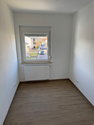 Wohnung zur Miete 1.075 € 4 Zimmer 86,7 m² 1. Geschoss frei ab sofort Fuldaer Straße 3 Rothenbergen Gründau 63584