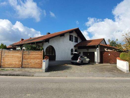 Einfamilienhaus zur Miete 1.500 € 6 Zimmer 180 m² 800 m² Grundstück frei ab sofort Vilsbiburg 84137