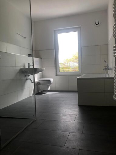 Wohnung zur Miete 995 € 3 Zimmer 83 m² Stadtmitte Rostock 18055