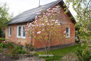 Einfamilienhaus zum Kauf Zwangsversteigerung 81.000 € 4 Zimmer 146 m² 1.860 m² Grundstück Molschleben 99869
