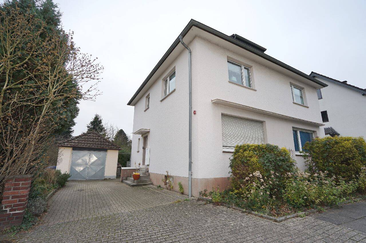 Investitionsobjekt: vermietetes 3-Familienhaus mit 2 Garagen, zentrumsnah in Leichlingen