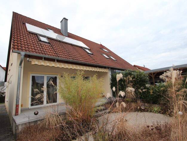 Doppelhaushälfte zum Kauf 390.000 € 5 Zimmer 130 m² 304 m² Grundstück frei ab sofort Alte Abtswinder Straße 35 Wiesentheid 97353