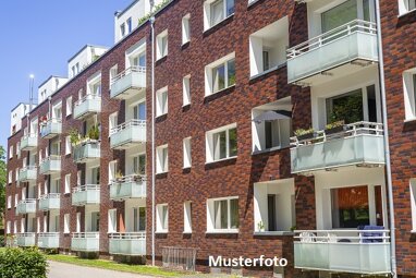 Mehrfamilienhaus zum Kauf Zwangsversteigerung 340.000 € 11 Zimmer 306 m² 4.706 m² Grundstück Blekendorf Blekendorf 24327