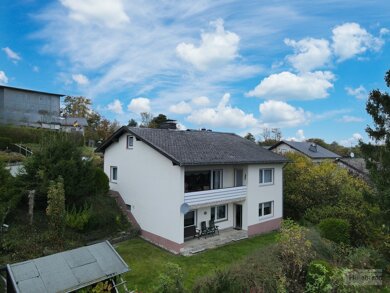 Haus zum Kauf 185.000 € 5 Zimmer 114 m² 666 m² Grundstück Gudenhagen-Petersborn Brilon- Gudenhagen 59929