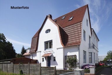 Doppelhaushälfte zum Kauf Zwangsversteigerung 127.000 € 7 Zimmer 125 m² 610 m² Grundstück Neustadt Neustadt bei Coburg 96465