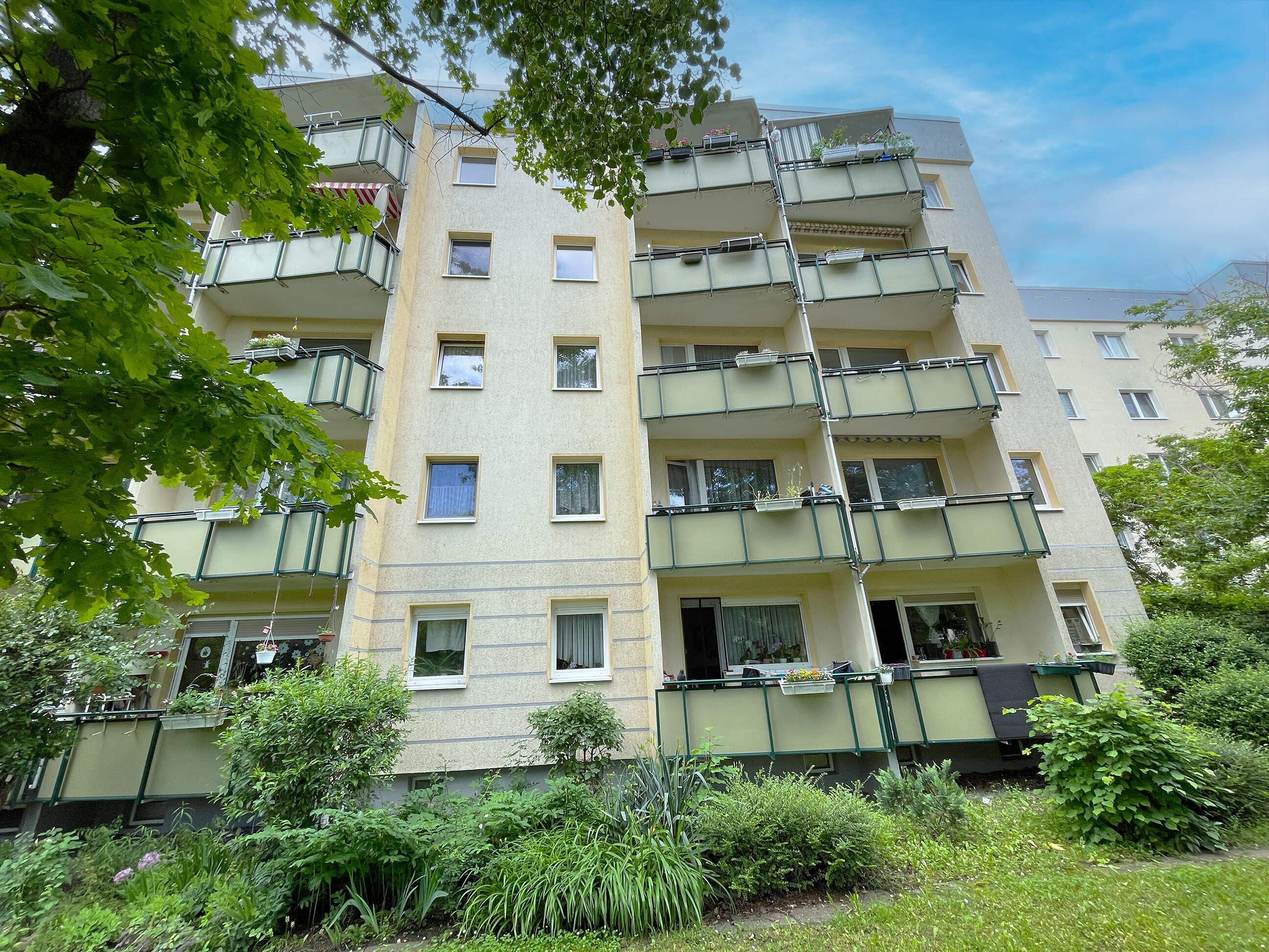 Wohnung zum Kauf 128.000 € 3,5 Zimmer 74 m²<br/>Wohnfläche 2. Stock<br/>Geschoss Roter Berg Erfurt 99087