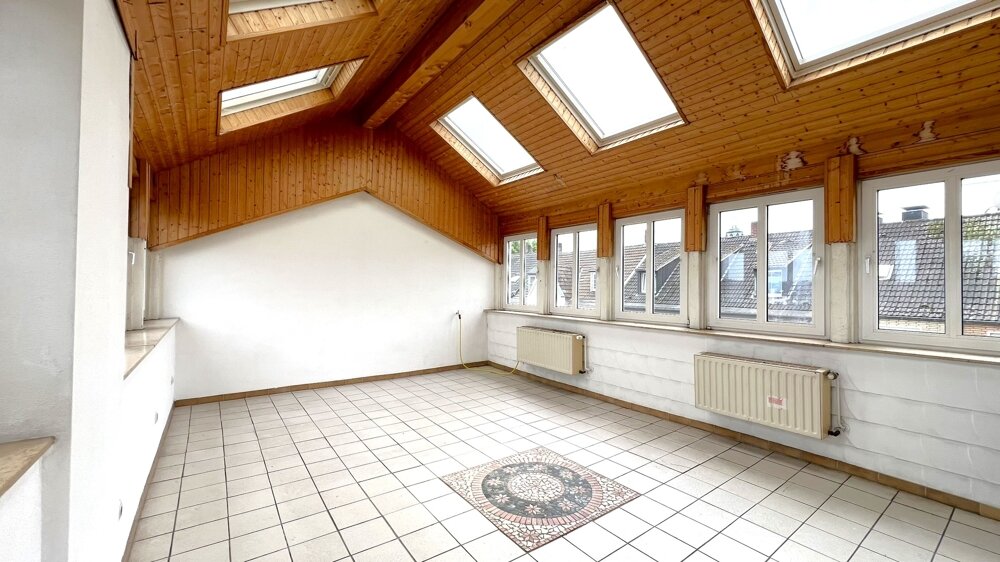 Wohnung zum Kauf 89.000 € 5 Zimmer 116 m²<br/>Wohnfläche Hochfeld Duisburg 47053