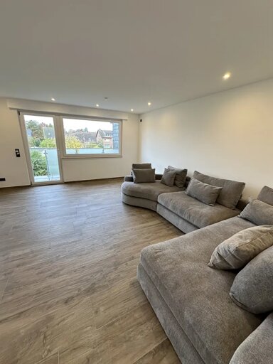 Wohnung zur Miete 700 € 2 Zimmer 78 m² frei ab sofort Am Burghof 62 Kapellen Grevenbroich 41516