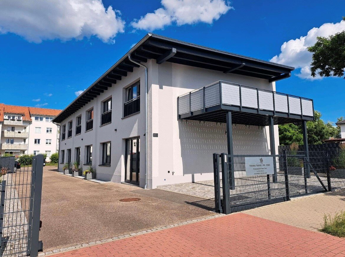 Wohnung zur Miete 1.172 € 3 Zimmer 134 m²<br/>Wohnfläche Ab sofort<br/>Verfügbarkeit Naumburg Naumburg (Saale) 06618