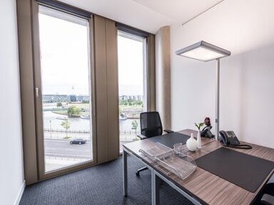 Bürofläche zur Miete provisionsfrei 8 m² Bürofläche teilbar von 8 m² bis 50 m² Rahel-Hirsch-Straße 10 Moabit Berlin 10557