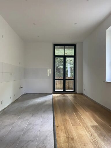 Wohnung zur Miete 700 € 5 Zimmer 145 m² frei ab sofort Carnaperstraße 87 Rott Wuppertal 42283