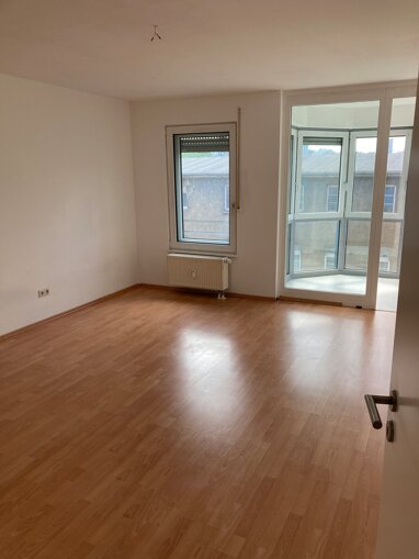 Wohnung zur Miete 595 € 2 Zimmer 56,4 m² 3. Geschoss frei ab sofort Grombühlstraße 51c Grombühl Würzburg 97080