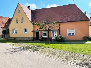 Einfamilienhaus zum Kauf 290.000 € 8 Zimmer 200 m² 297 m² Grundstück frei ab sofort Hellmitzheim Iphofen 97346