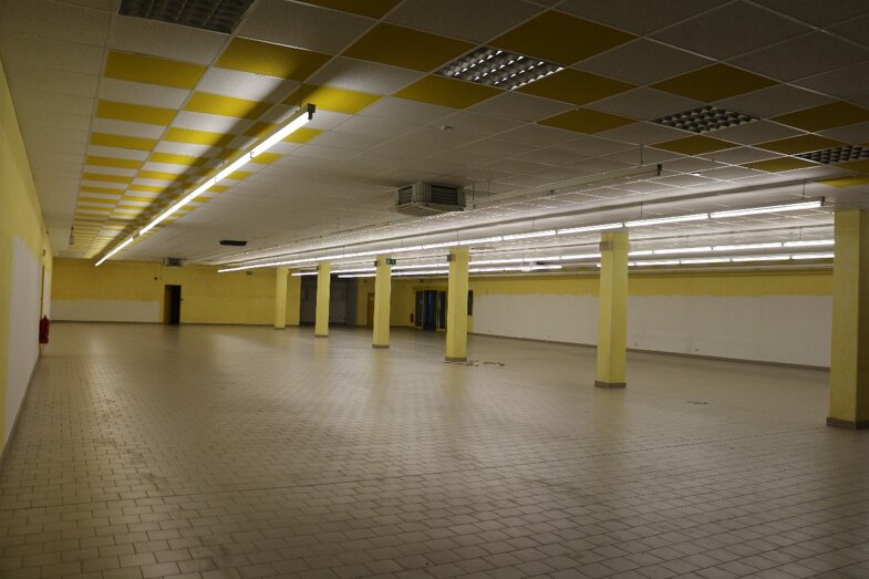 Ladenfläche zum Kauf 290.000 € 890 m² Verkaufsfläche Poststraße 11 Neuerburg 54673