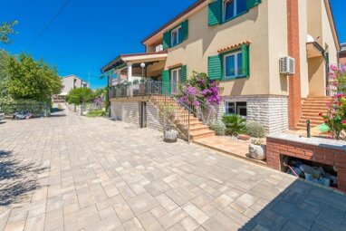 Haus zum Kauf 1.550.000 € 7 Zimmer 450 m² 1.450 m² Grundstück Zadar
