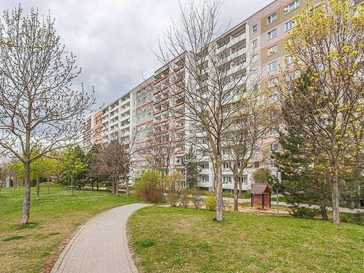 Wohnung zur Miete 398 € 3 Zimmer 61,2 m² 5. Geschoss frei ab 01.03.2026 Tungerstraße 2 Herrenberg Erfurt 99099