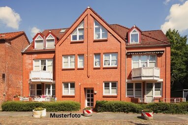 Mehrfamilienhaus zum Kauf Zwangsversteigerung 114.000 € 8 Zimmer 211 m² 208 m² Grundstück Gräfendorf Gräfendorf 97782
