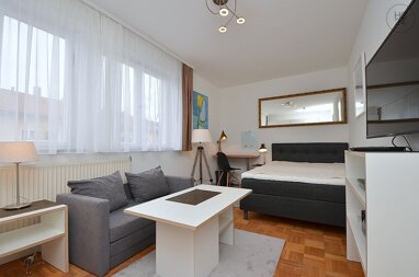 WG-Zimmer zur Miete Wohnen auf Zeit 610 € 15 m² 3. Geschoss frei ab 01.06.2024 Oberer Schlossgarten Stuttgart 70182