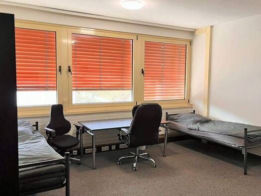 WG-Zimmer zur Miete Wohnen auf Zeit 590 € 24 m² frei ab 11.01.2026 Hedelfingerstr. 0 Wangen Stuttgart Hedelfingen 70327