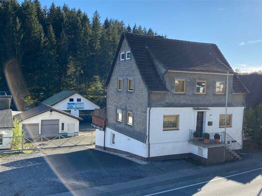 Mehrfamilienhaus zum Kauf 547.500 € 8 Zimmer 155 m² 2.233 m² Grundstück Gleidorf Schmallenberg 57392