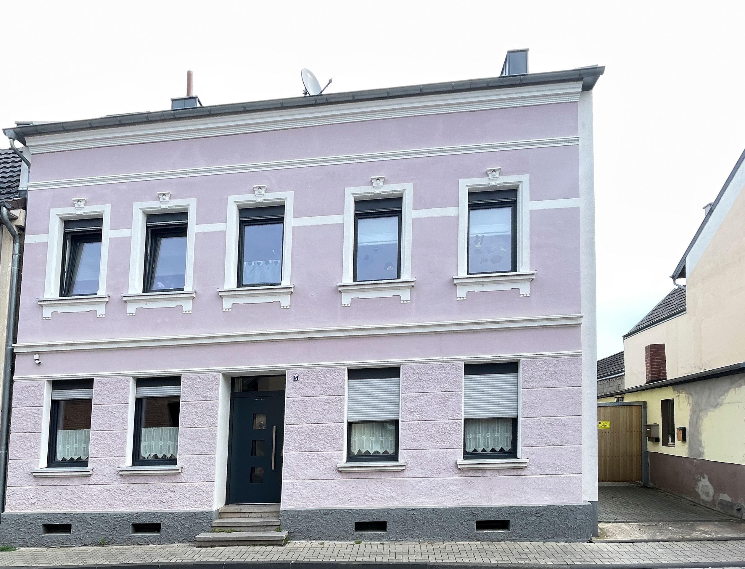 Mehrfamilienhaus zum Kauf 835.000 € 9 Zimmer 215 m²<br/>Wohnfläche 791 m²<br/>Grundstück Alfter Alfter 53347