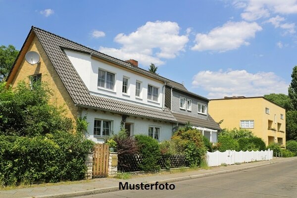 Einfamilienhaus zum Kauf Zwangsversteigerung 160.000 € 7 Zimmer 112 m²<br/>Wohnfläche 414 m²<br/>Grundstück Bullach Lauf 91207