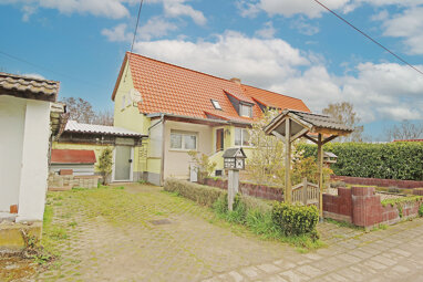 Doppelhaushälfte zum Kauf 75.000 € 4 Zimmer 120 m² 532 m² Grundstück Löbnitz an der Linde Köthen (Anhalt) 06369