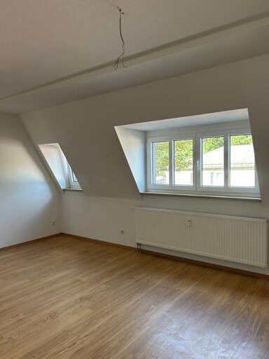 Studio zur Miete 200 € 1 Zimmer 28 m² 4. Geschoss frei ab sofort Melanchthonstraße 4 Dobenau Plauen 08523