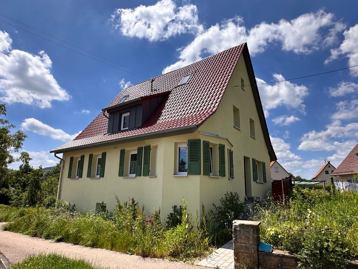 Einfamilienhaus zum Kauf 345.000 € 6 Zimmer 155 m²<br/>Wohnfläche 940 m²<br/>Grundstück Sulzdorf Schwäbisch Hall-Sulzdorf 74523