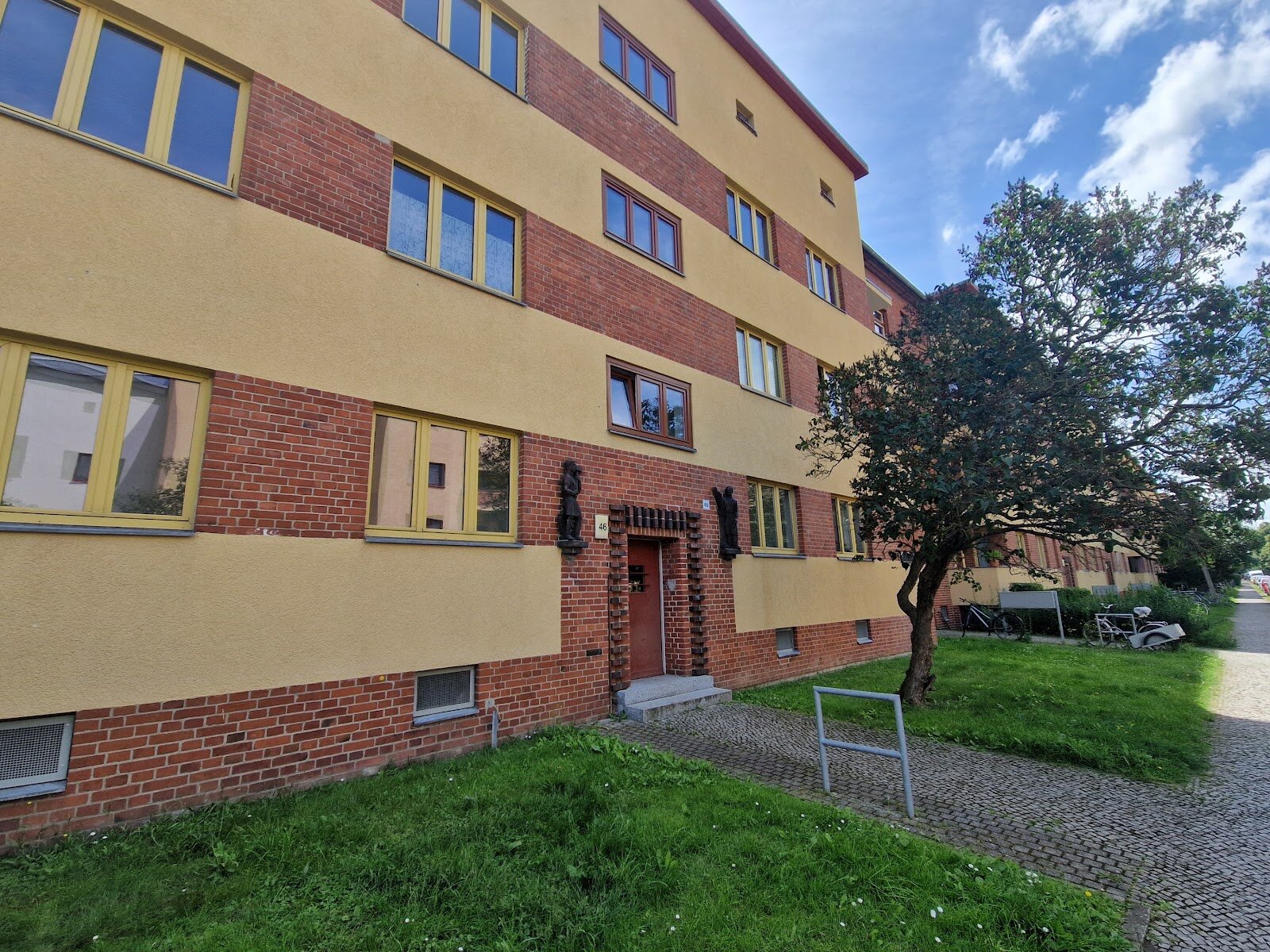 Wohnung zur Miete 309 € 2 Zimmer 44,5 m²<br/>Wohnfläche 3. Stock<br/>Geschoss Mehringstraße 46 Siedlung Cracau Magdeburg 39114
