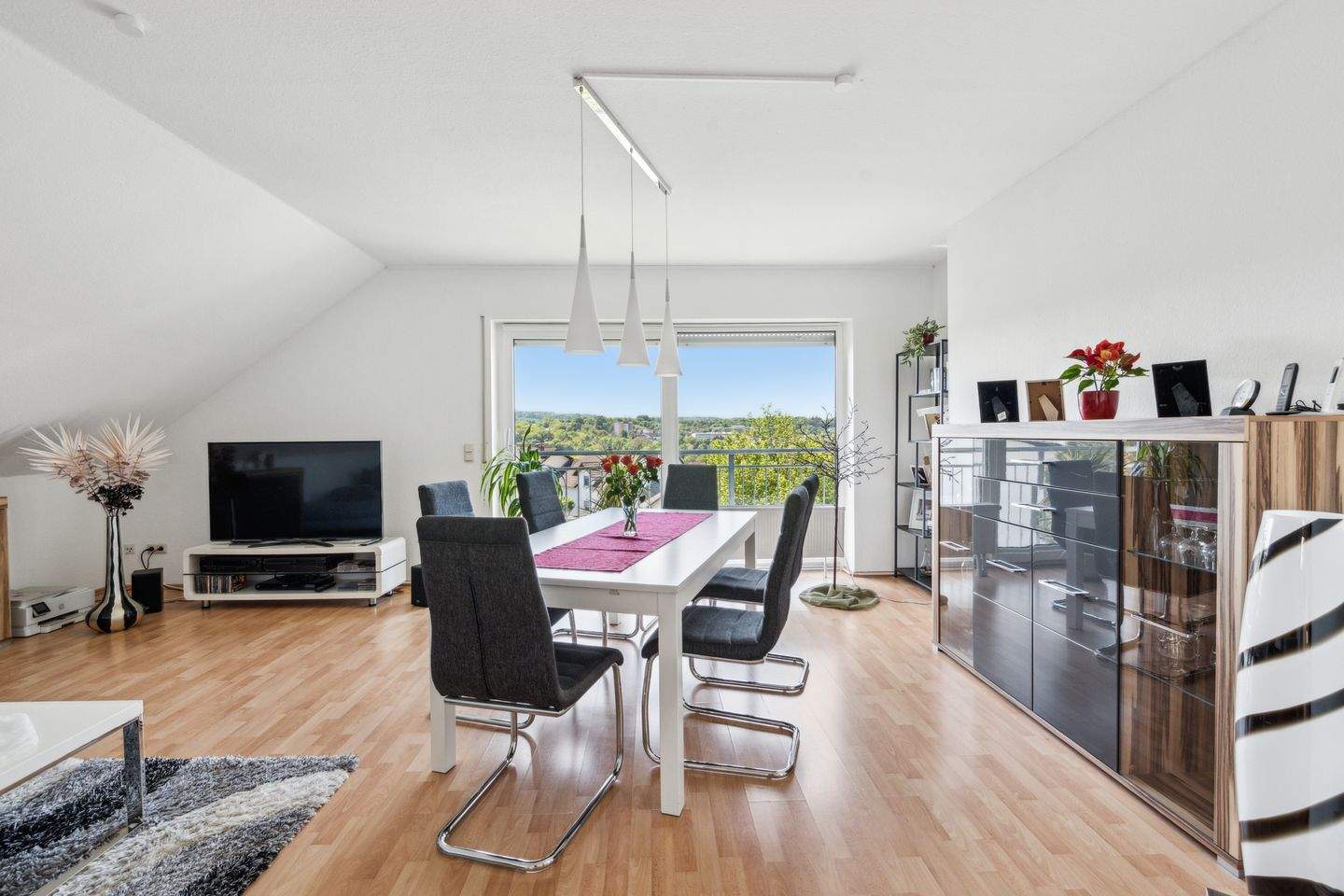 Immobilie in Diez - Großzügige Dachgeschosswohnung mit fantastischem Ausblick - Bild 3