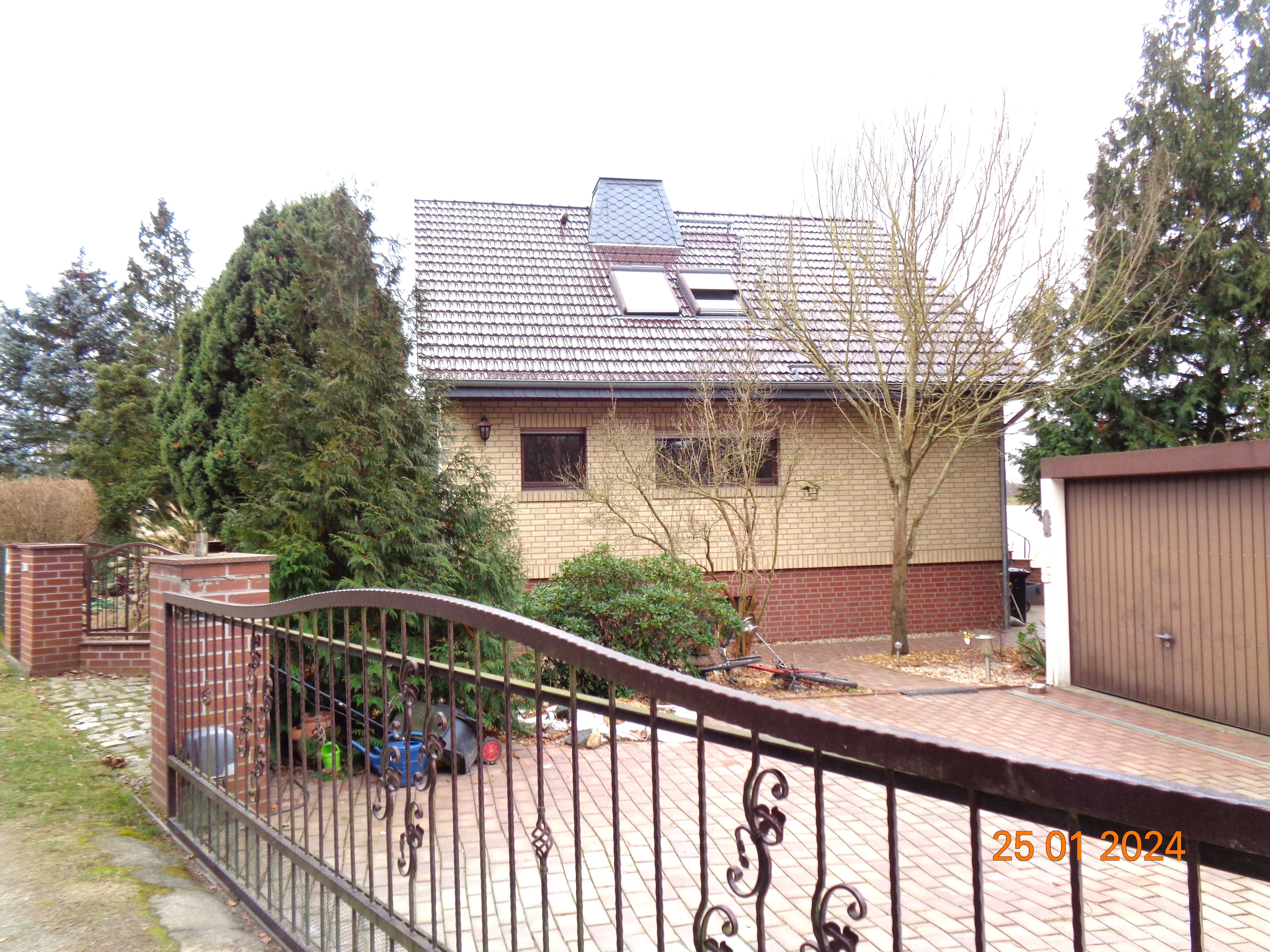 Einfamilienhaus zum Kauf 299.500 € 5 Zimmer 135 m²<br/>Wohnfläche 1.000 m²<br/>Grundstück Dahlitz Kolkwitz 03099